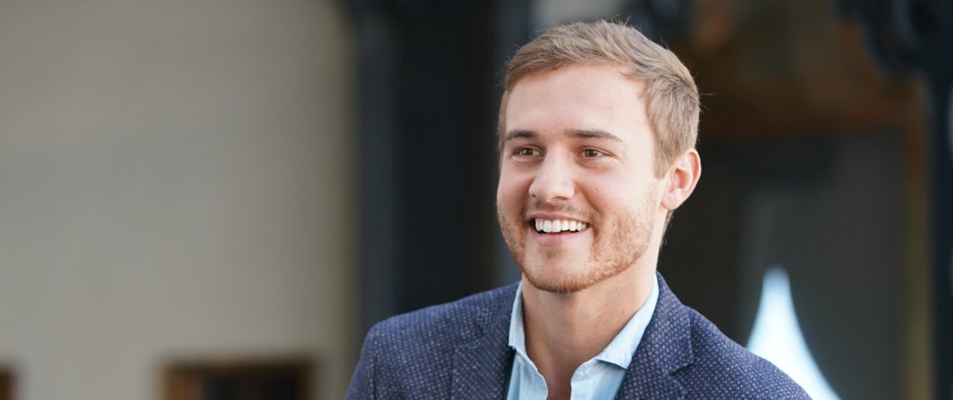 'The Bachelor' alum Peter Weber copilots "the most special flight of