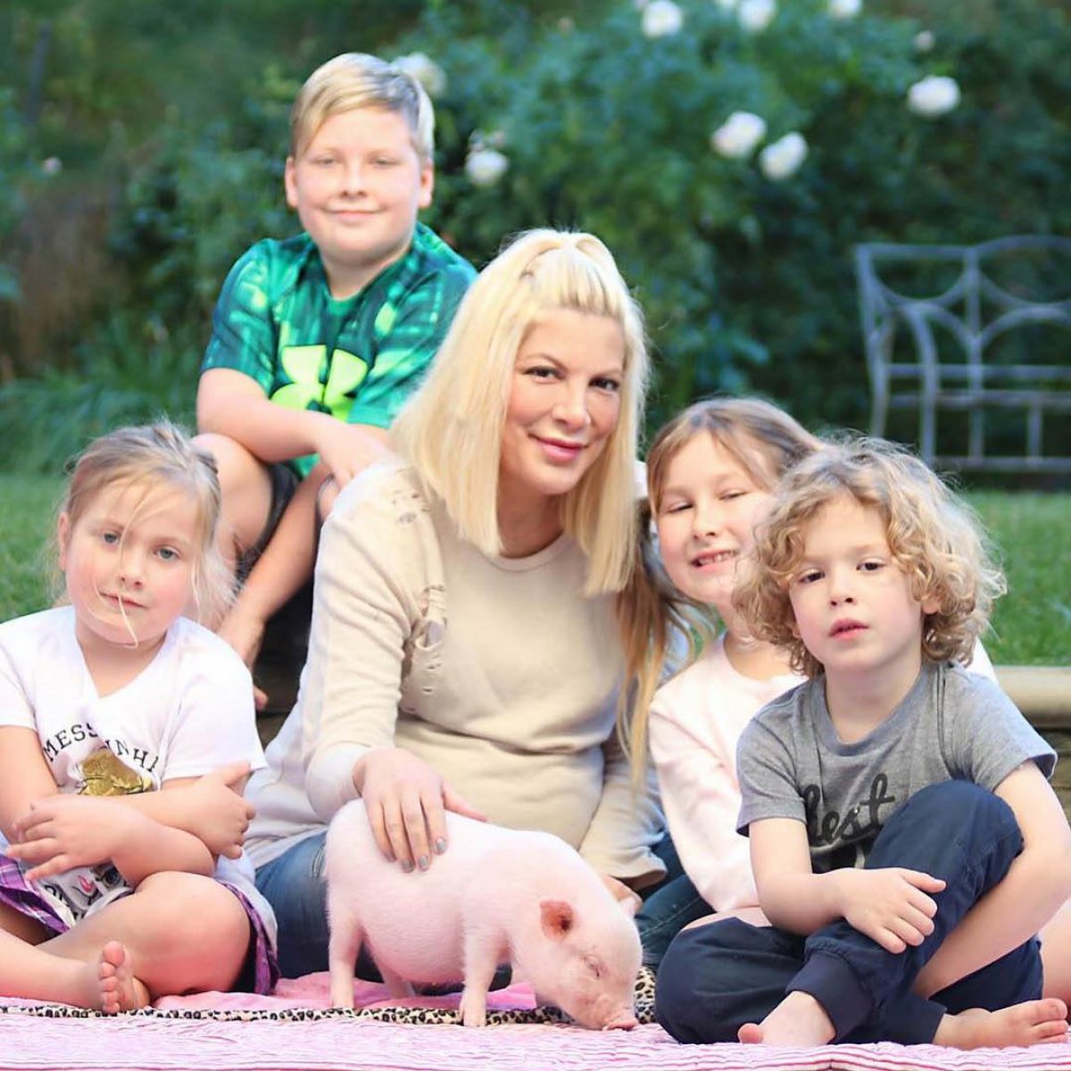 Tori Spelling Celebrates Baby Shower With Mother Candy Spelling   1053566 L 