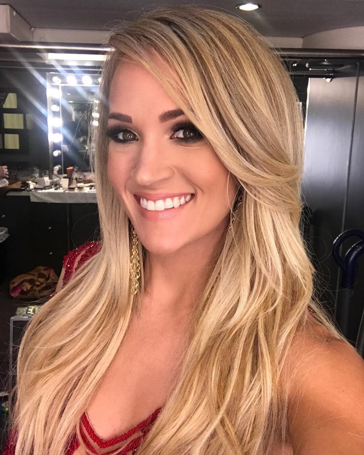 Carrie Underwood had to get over 40 facial stitches after fall "I