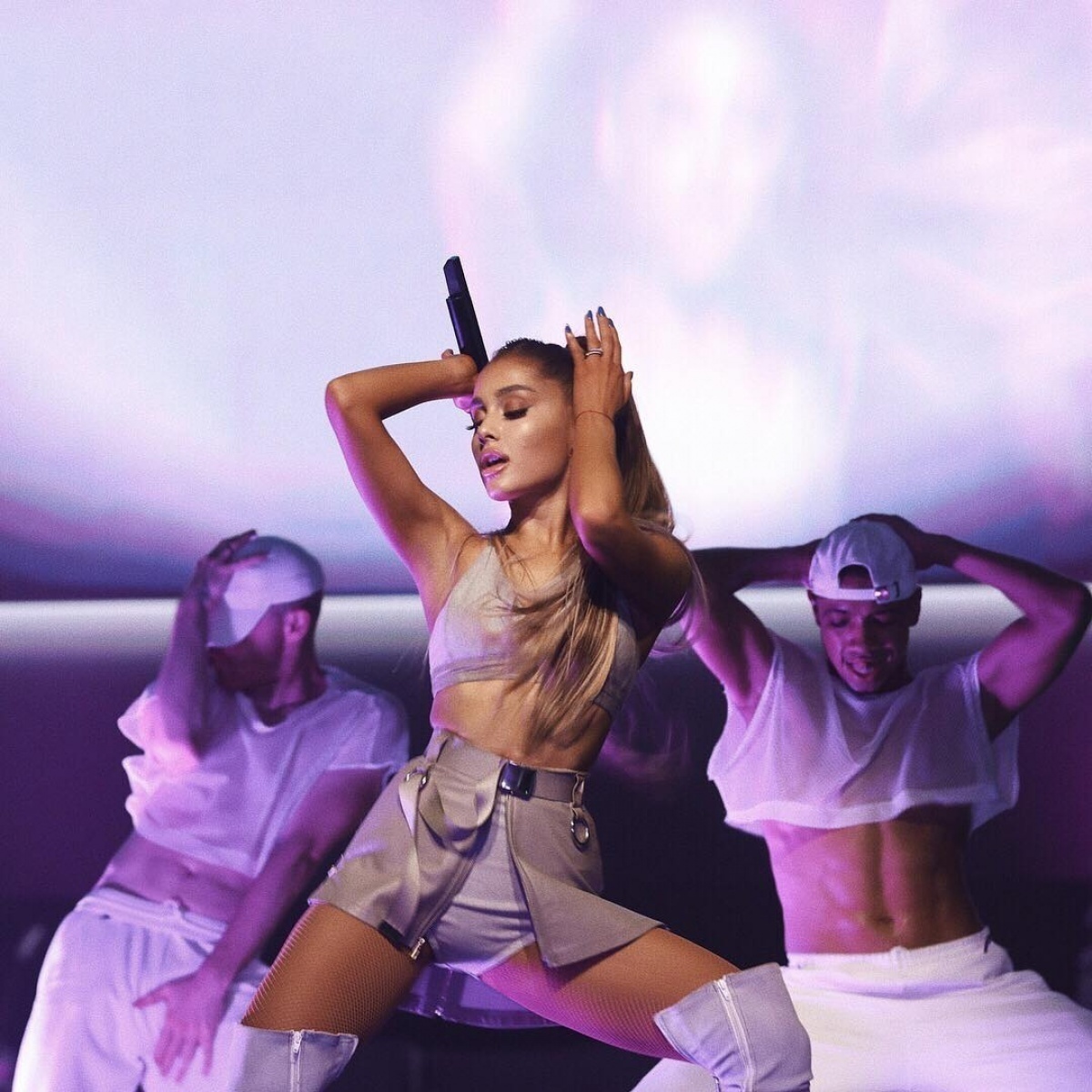 Ariana Grandes Sweetener Tops Us Album Chart Reality