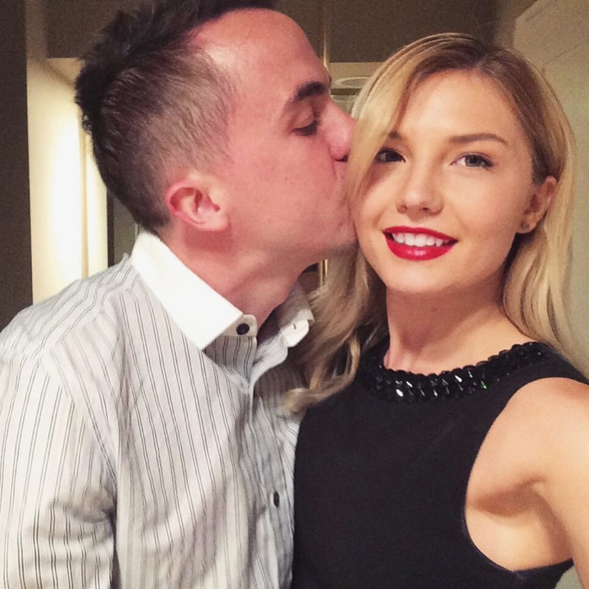 Frankie Muniz gets engaged to girlfriend Paige Price after 