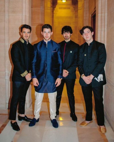 Nick Jonas Posts Wedding Photo With Brothers Joe Jonas Kevin Jonas And Frankie Jonas