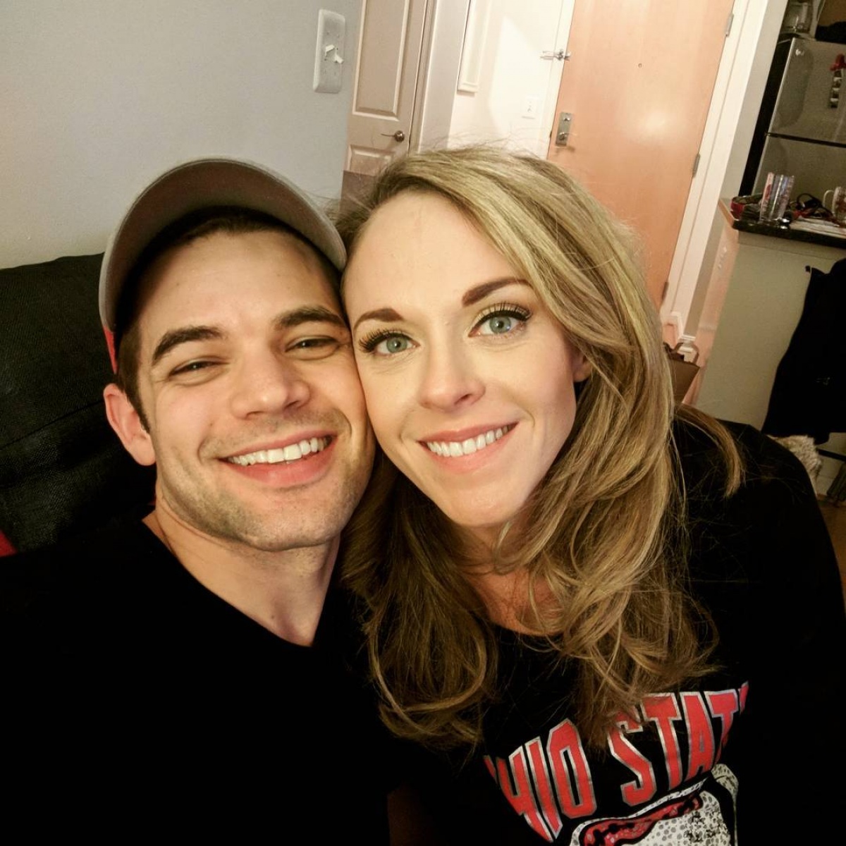 'Supergirl' star Jeremy Jordan and wife Ashley Spencer have a baby girl ...