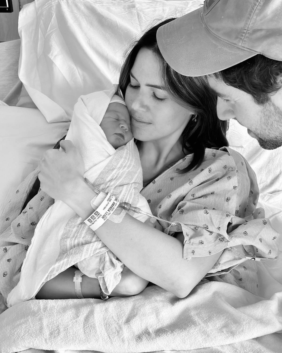 mandy-moore-announces-baby-s-birth-and-shares-first-photo-reality-tv