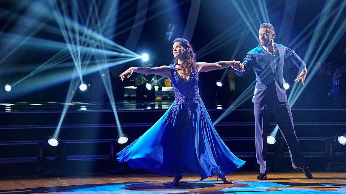 Nancy Kerrigan S Dancing With The Stars Debut Draws Break A Leg Tweet From Kristi Yamaguchi