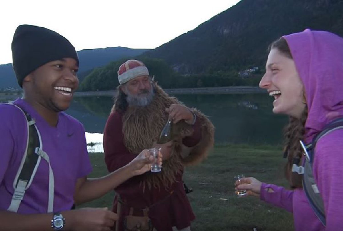 'The Amazing Race' eliminates Becca Droz and Floyd Pierce after health