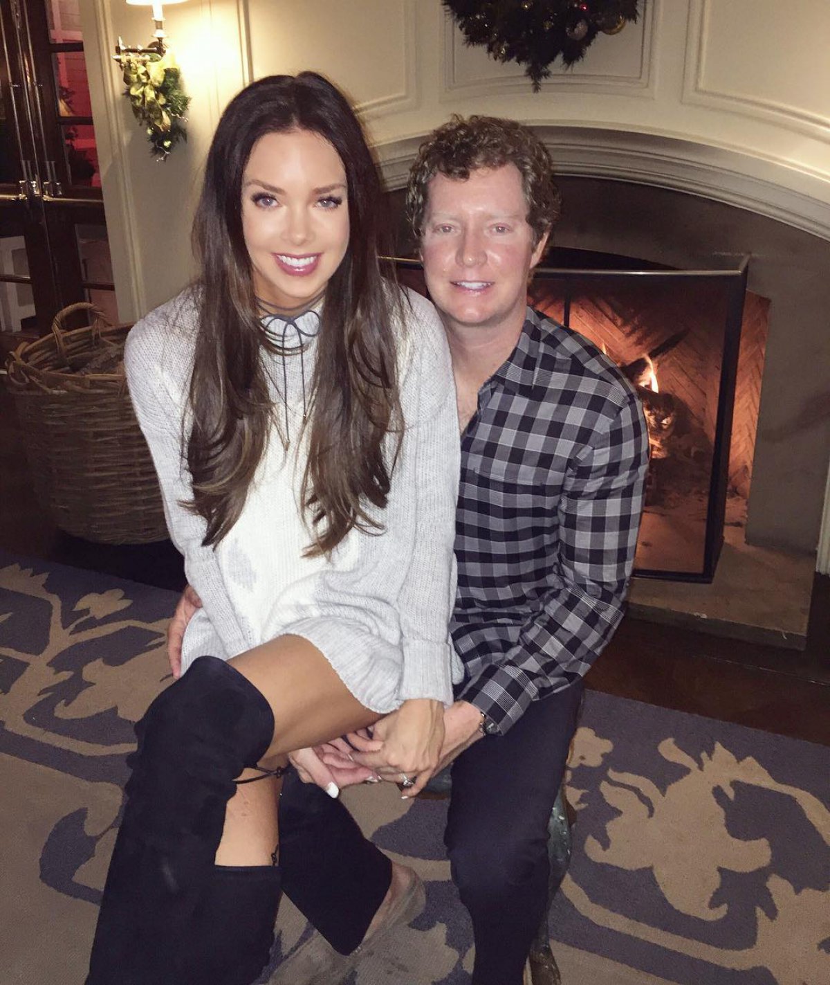 Kelly Travis from 'The Bachelor' expecting first child with husband(01)