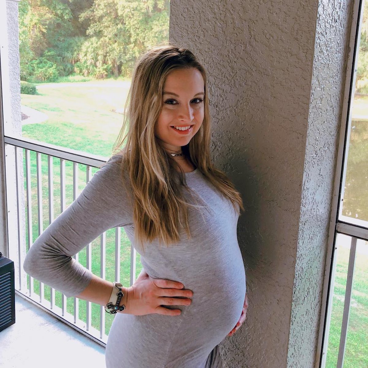 '90 Day Fiance' star Elizabeth Potthast shares new photo of her growing ...