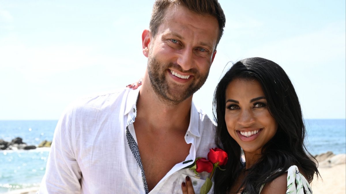 'Bachelor in Paradise' couple Katie Morton and Chris Bukowski "doing so