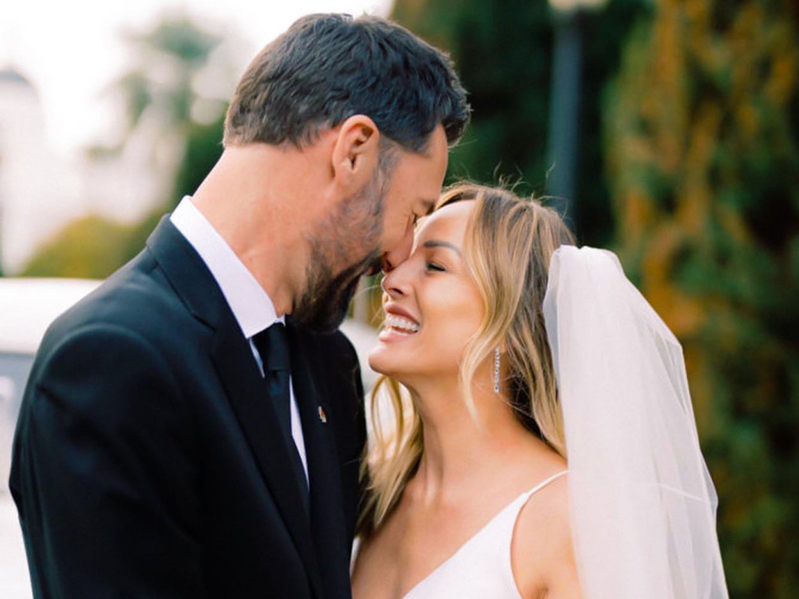 ‘The Bachelorette’ alum Clare Crawley marries fiance Ryan