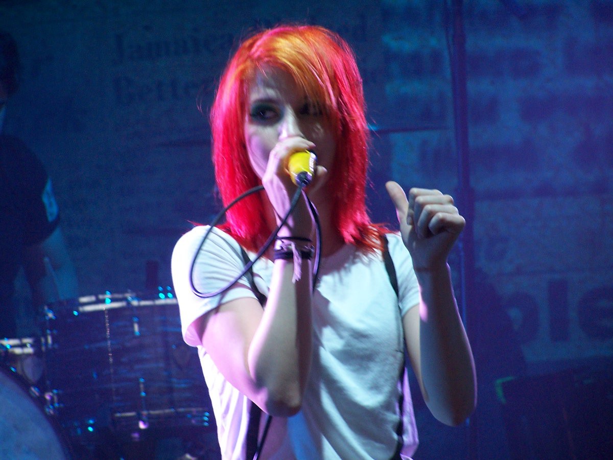 Hayley Williams Plays True Believer On Tonight Show Reality Tv World 