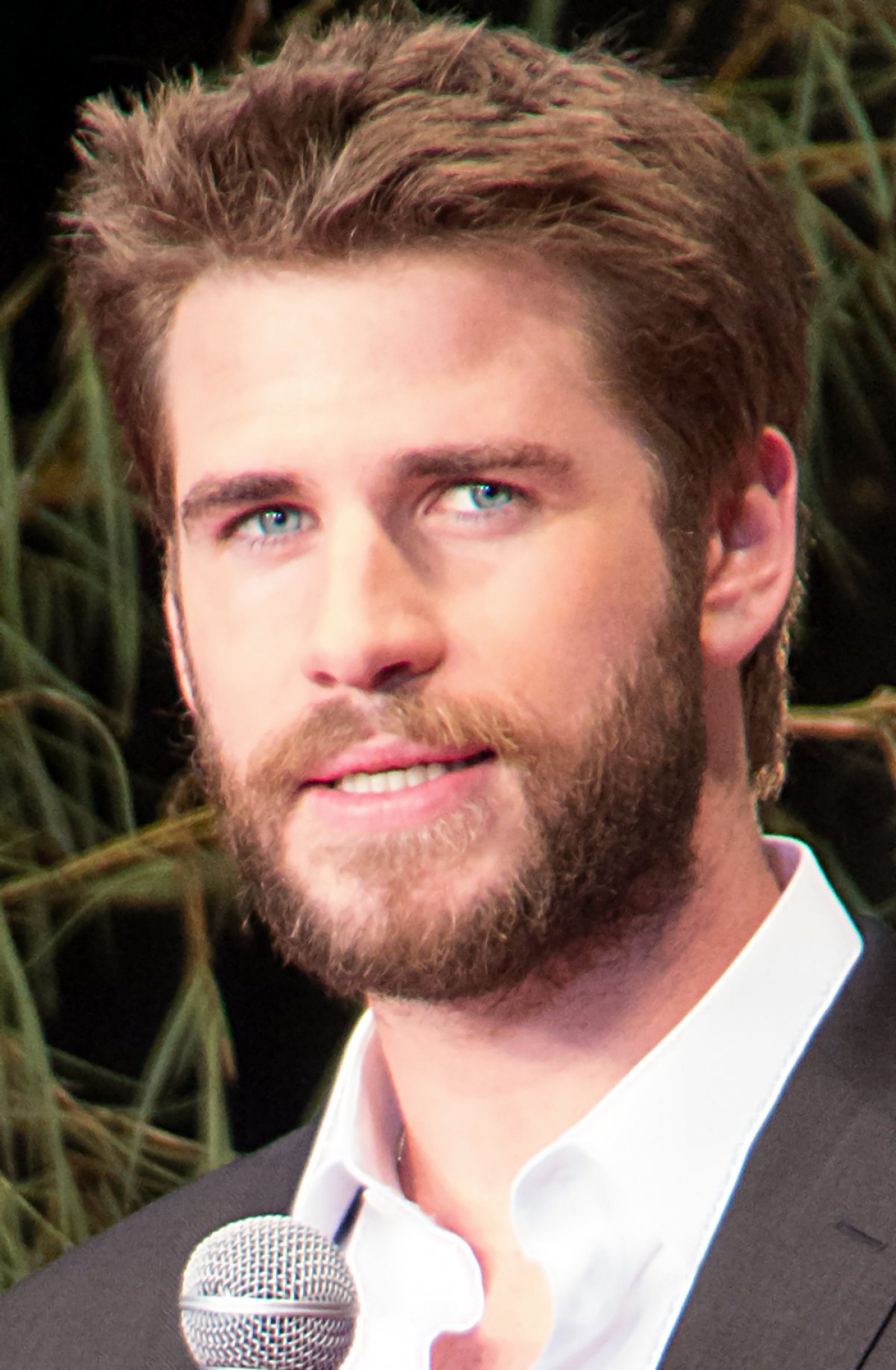 'The Witcher' teaser introduces Liam Hemsworth as Geralt - Vimarsana News