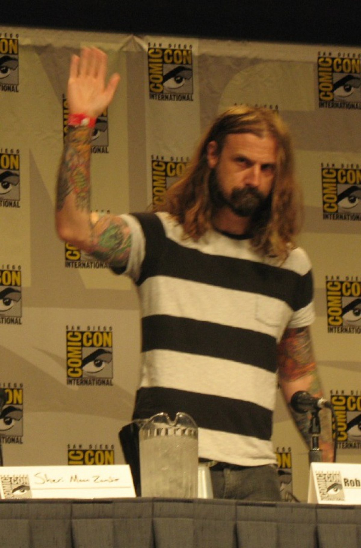 'The Munsters': Herman, Lily fall in love in trailer for Rob Zombie film - Vimarsana News