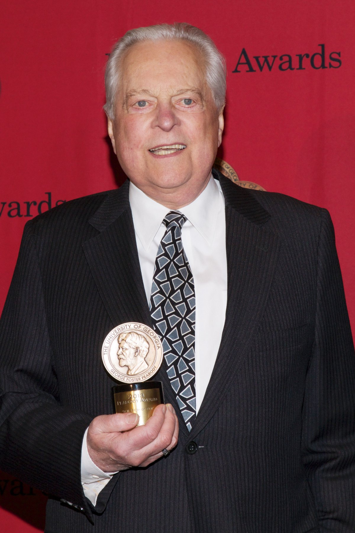 robert-osborne-to-succeed-army-archer-on-oscars-red-carpet-reality-tv
