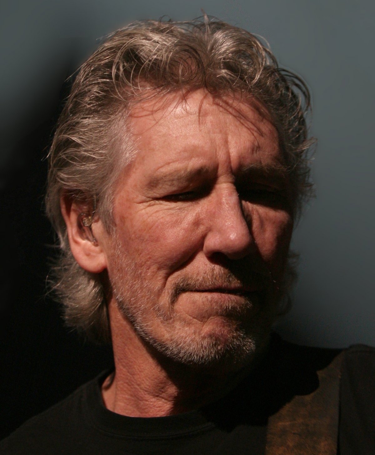 Pink Floyd reunites, releases first new single in 28 years to support Ukraine - Vimarsana News
