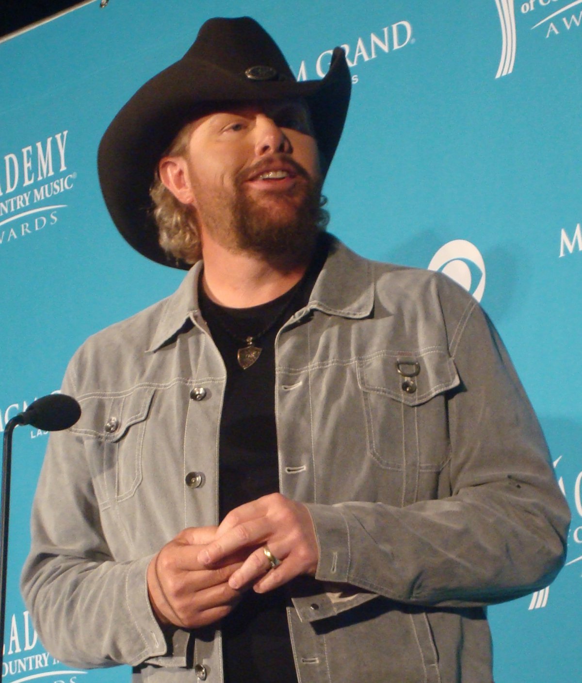 CMT Music Awards: Jelly Roll, Lainey Wilson among winners - Vimarsana News